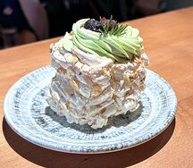 Меренговый рулет с фисташкой