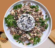 Курочка с гречкой в сливках и яйцом пашот