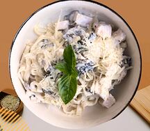 Сливочная паста с курицей и грибами