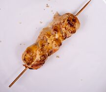 Шашлычок куриный с беконом на шпажке
