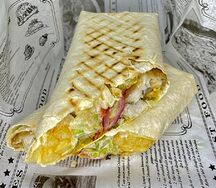 Ролл с кальмарами и картофелем фри