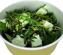 Свекольный салат с сыром и кедровыми орешками