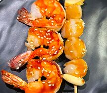 Сет гребешок и креветка на шпажке