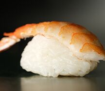 Суши с креветкой