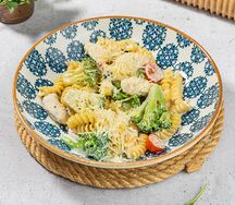 Паста с курицей и брокколи