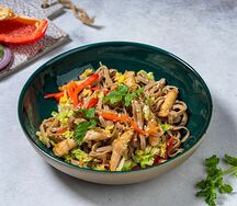 Лапша Соба с цыпленком и овощами