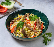 Лапша яичная с цыплёнком и овощами