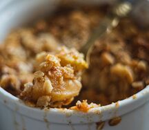 Овсяная каша с арахисовой пастой и бананами