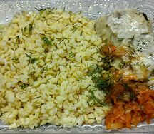 Булгур с минтаем и овощами