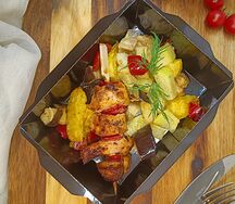 Запеченный куриный шашлык с овощами