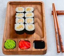 Ролл с курицей барбекю и томаго