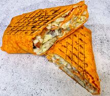 Сырная шаурма с шашлыком из курицы макси