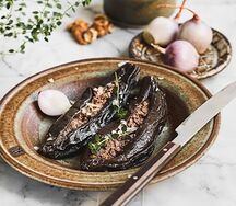 Бадымжан Лявянги (Баклажаны с орехова- луковой начинкой)