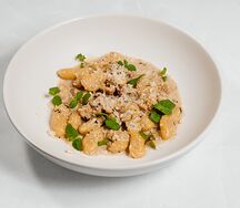 Картофельные ньокки с тушеным кроликом