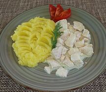 Куриная грудка в сливочном соусе с гарниром