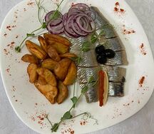 Сельдь с молодым картофелем
