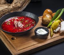 Борщ с пампушками