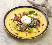 Теплый салат с куриной печенью