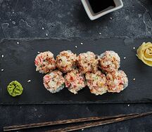 Запеченный ролл с крабом