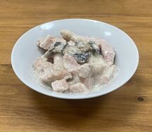 Гуляш куриный в сливочном соусе
