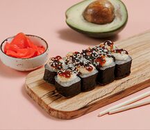 Запеченный классический ролл с форелью