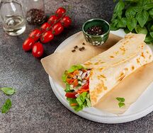 Тортилья с курицей и морковью по-корейски