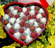 Сердце с клубникой в шоколаде №2