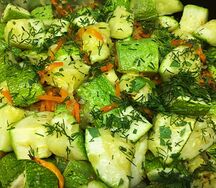 Кабачки, тушенные с овощами
