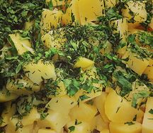 Картофель отварной с зеленью