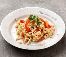 Макароны с томатом под сыром