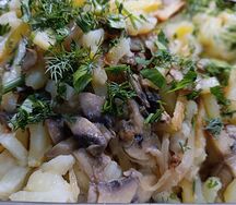 Картофель, тушенный с грибами