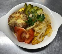 Бифштекс мясной с луком фри
