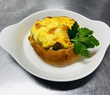 Жульен из курицы в булочки