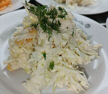 Капустный с плавленым сырком и кукурузой