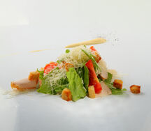 Салат Цезарь с курицей