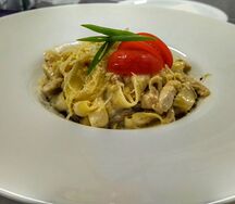 Феттуччине с курицей и грибами
