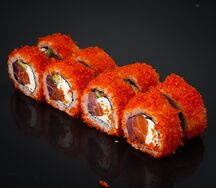 Калифорния с лососем и тунцом