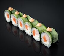 Малый ролл Фреш с курицей и копчёным лососем