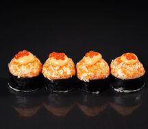 Запечённый с крабом и красной икрой