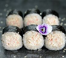 Малый ролл с замесом из краба