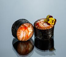 Ролл без риса с креветкой и лососем