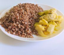 Гречка с маслом и овощами