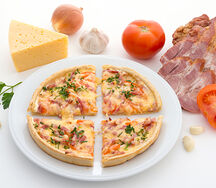 Пицца с деликатесами