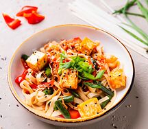 Яичная лапша с овощами