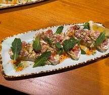 Брускетты с тунцом