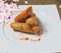 Спринг-ролл с курицей и овощами