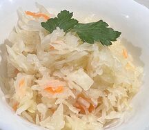 Салат из квашеной капусты