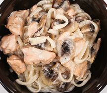 Лапша Удон с лососем и шампиньонами