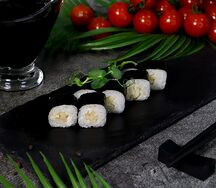 Классический ролл с кальмаром