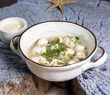 Пельмени с бульоном
